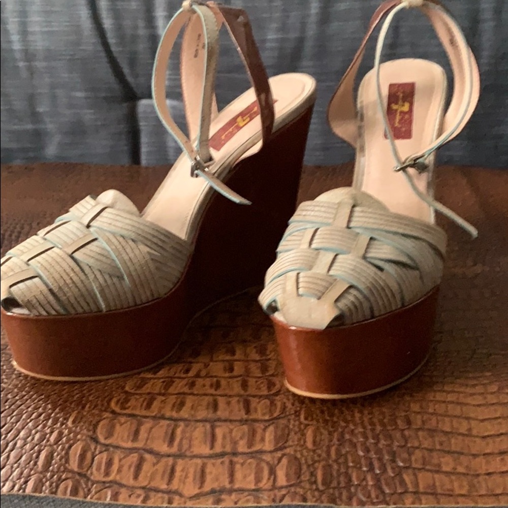 Wedge sandals